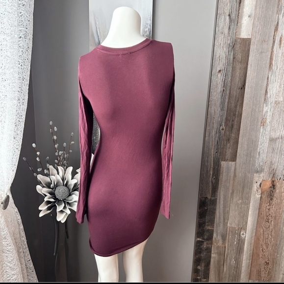 Beautiful size small body con dress - Picture 2 of 2